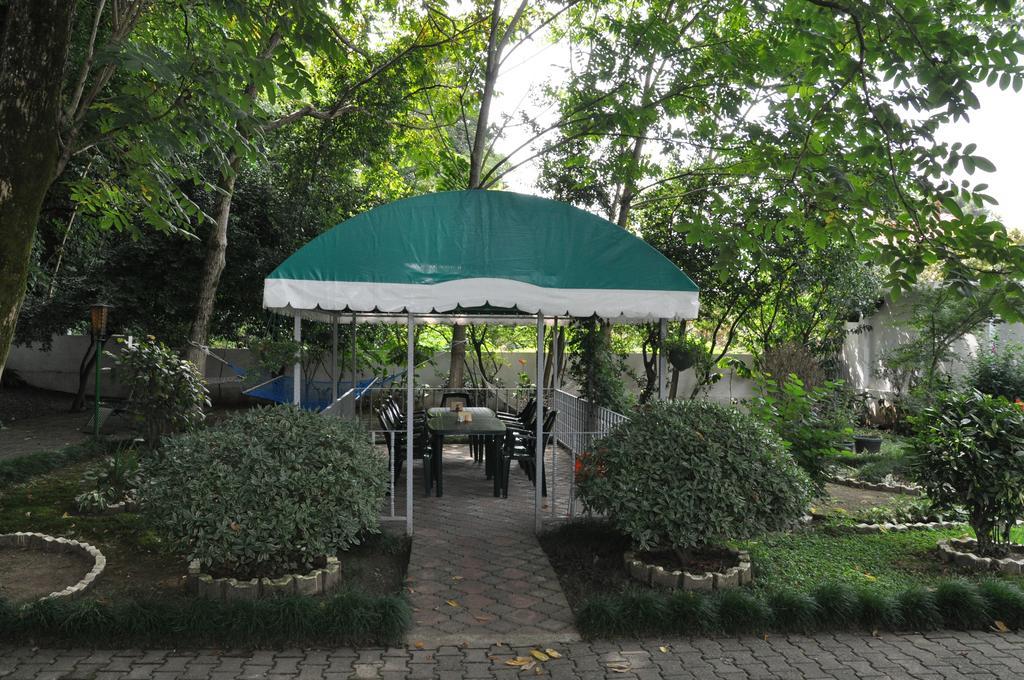 Hotel Captain Gonio Bagian luar foto