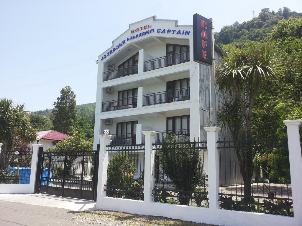 Hotel Captain Gonio Bagian luar foto