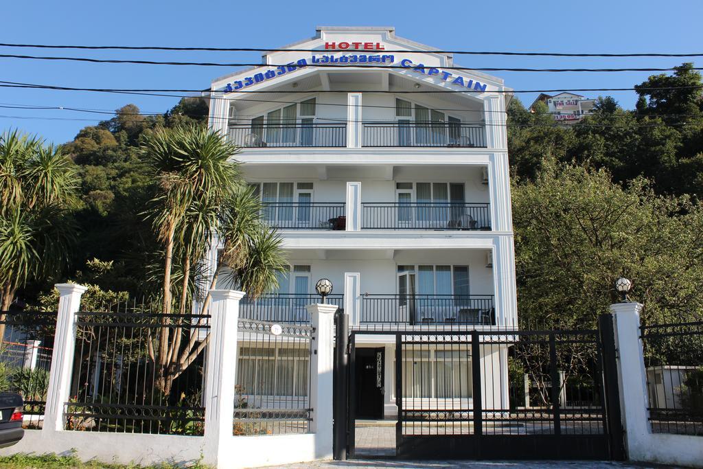 Hotel Captain Gonio Bagian luar foto
