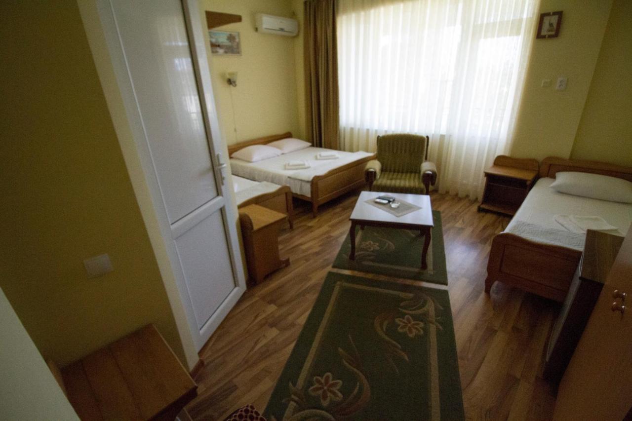 Hotel Captain Gonio Bagian luar foto