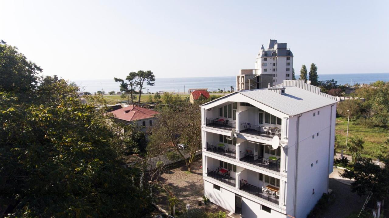 Hotel Captain Gonio Bagian luar foto