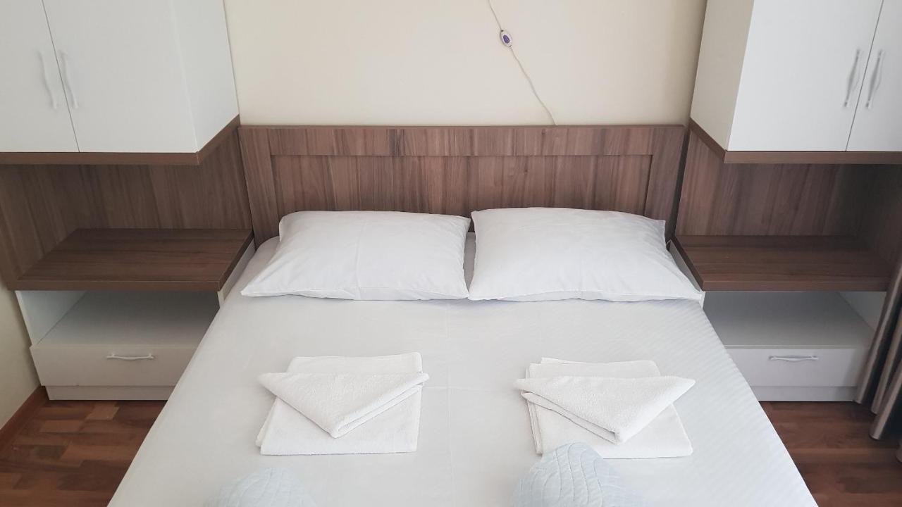 Hotel Captain Gonio Bagian luar foto
