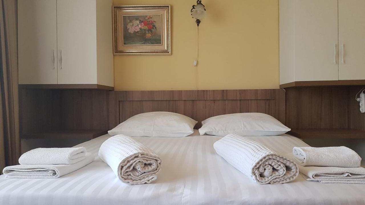 Hotel Captain Gonio Bagian luar foto