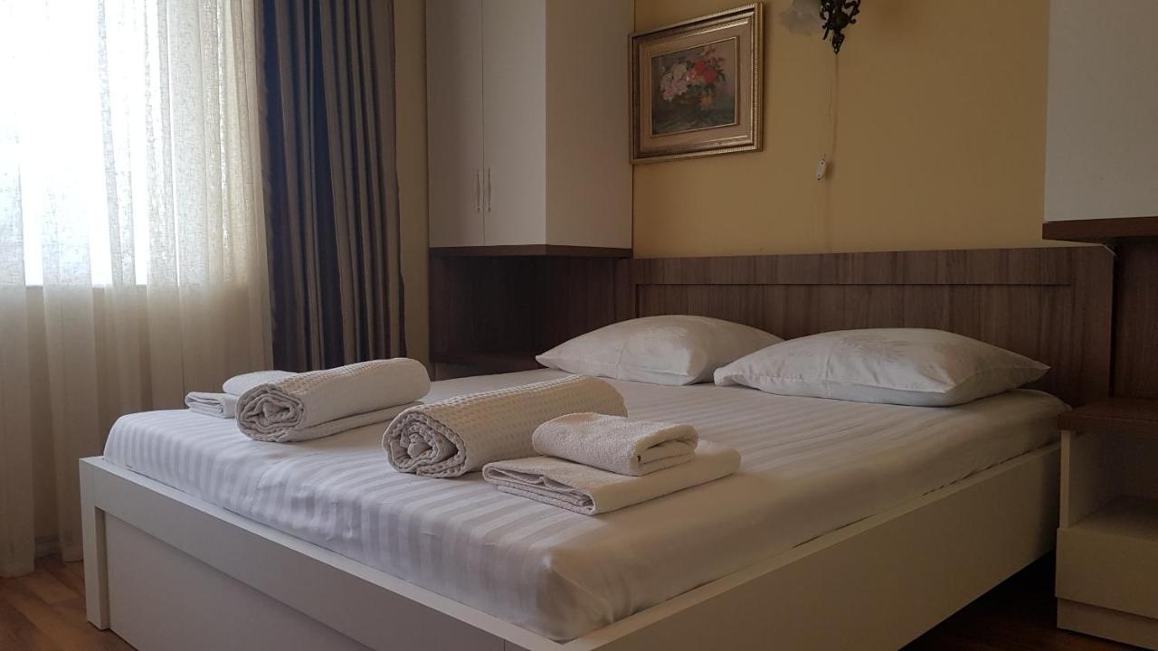 Hotel Captain Gonio Bagian luar foto