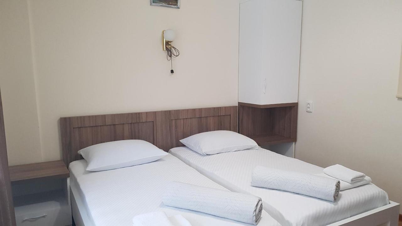 Hotel Captain Gonio Bagian luar foto