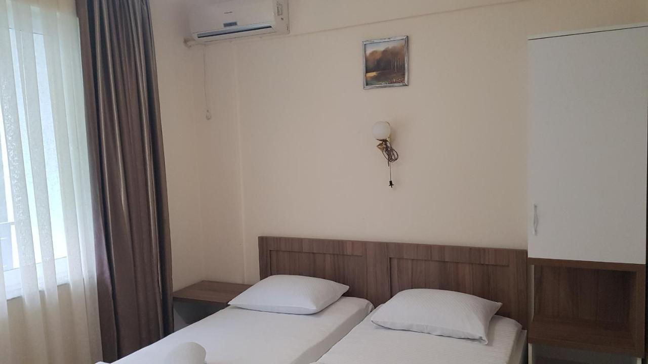 Hotel Captain Gonio Bagian luar foto