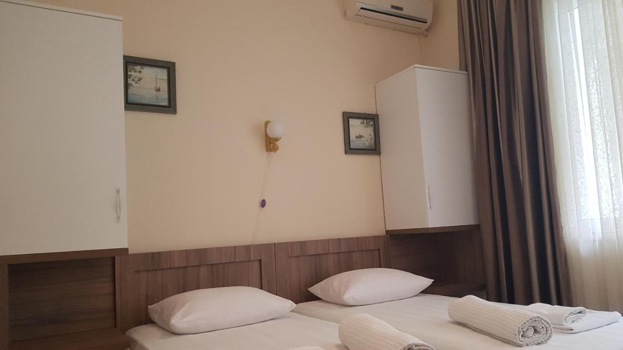 Hotel Captain Gonio Bagian luar foto