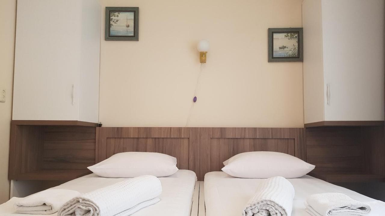 Hotel Captain Gonio Bagian luar foto