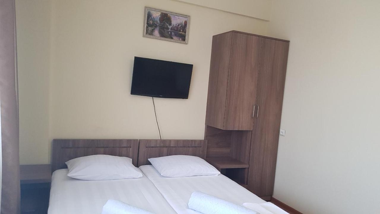 Hotel Captain Gonio Bagian luar foto